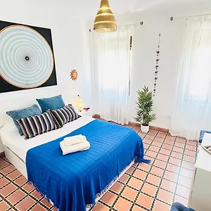  Сasa de vacaciones Cozy Town House With Terrace And Free Wifi